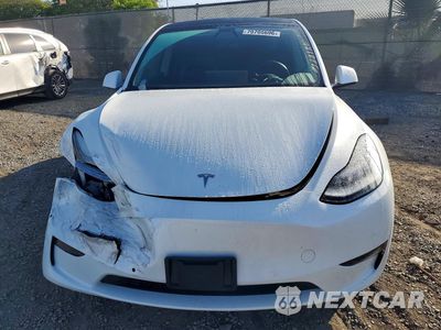 Piąte zdjęcie samochodu w środku: 2021 TESLA MODEL Y VIN:5YJYGDEE2MF090592 - miniatura