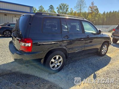 Trzecie zdjęcie samochodu z tyłu: 2005 TOYOTA HIGHLANDER BASE VIN:JTEGD21A050127436 - miniatura