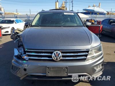 Piąte zdjęcie samochodu w środku: 2018 VOLKSWAGEN TIGUAN SE VIN:3VV3B7AX6JM192472 - miniatura