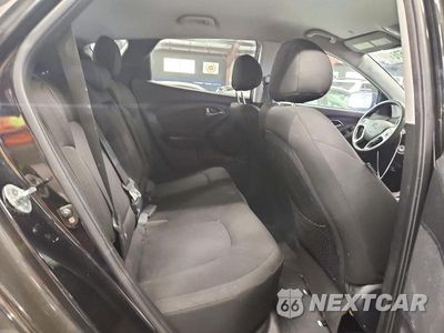 Zdjęcie 11 z 13 samochodu: 2015 HYUNDAI TUCSON GLS VIN:KM8JTCAF4FU991667 - miniatura