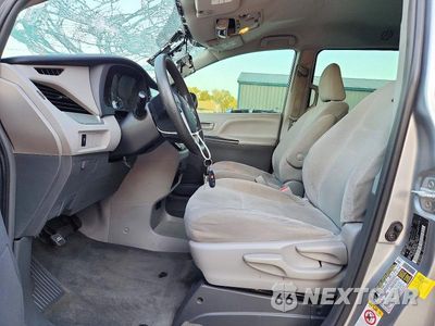 Zdjęcie 7 z 13 samochodu: 2018 TOYOTA SIENNA L VIN:5TDZZ3DC2JS921718 - miniatura