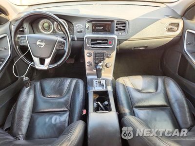 Zdjęcie 8 z 12 samochodu: 2012 VOLVO S60 T5 VIN:YV1622FSXC2134235 - miniatura