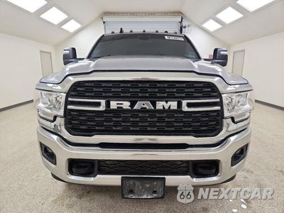 Piąte zdjęcie samochodu w środku: 2023 RAM 2500 BIG HORN VIN:3C6UR5JJ2PG562085 - miniatura
