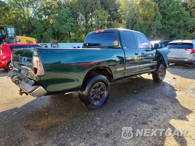 Trzecie zdjęcie samochodu z tyłu: 2002 TOYOTA TUNDRA SR5 VIN:5TBRN341X2S272609 - miniatura