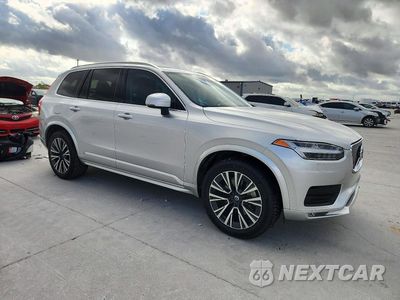Czwarte zdjęcie samochodu z boku: 2022 VOLVO XC90 T5 MOMENTUM VIN:YV4102CK6N1794479 - miniatura