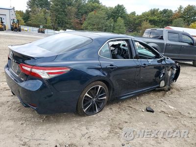 Trzecie zdjęcie samochodu z tyłu: 2018 TOYOTA CAMRY XSE VIN:4T1B61HK7JU579142 - miniatura