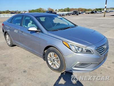 Czwarte zdjęcie samochodu z boku: 2016 HYUNDAI SONATA SE VIN:5NPE24AF6GH353124 - miniatura