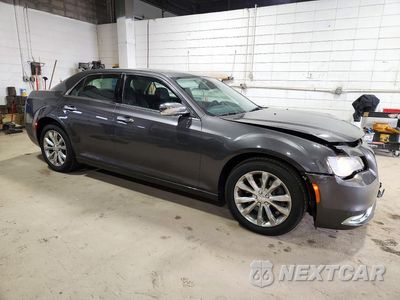 Czwarte zdjęcie samochodu z boku: 2019 CHRYSLER 300 LIMITED VIN:2C3CCAKG0KH578056 - miniatura