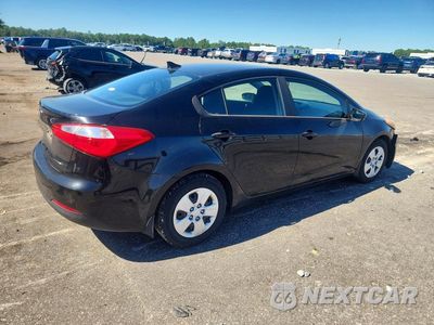 Trzecie zdjęcie samochodu z tyłu: 2016 KIA FORTE LX VIN:KNAFK4A68G5595088 - miniatura