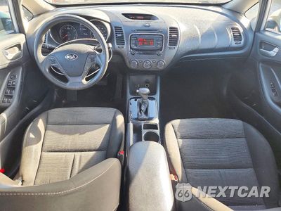 Zdjęcie 8 z 12 samochodu: 2017 KIA FORTE LX VIN:3KPFK4A77HE027061 - miniatura