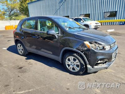 Czwarte zdjęcie samochodu z boku: 2018 CHEVROLET TRAX LS VIN:3GNCJKSB0JL235627 - miniatura