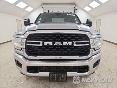 Piąte zdjęcie samochodu w środku: 2023 RAM 2500 BIG HORN VIN:3C6UR5JJ0PG586823 - miniatura