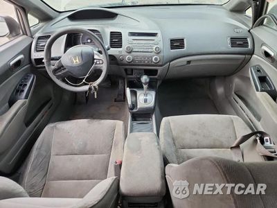 Zdjęcie 8 z 12 samochodu: 2006 HONDA CIVIC LX VIN:1HGFA16576L050807 - miniatura