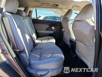 Zdjęcie 11 z 14 samochodu: 2021 TOYOTA HIGHLANDER LE VIN:5TDZZRAH7MS069647 - miniatura