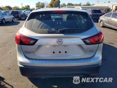Zdjęcie 6 z 12 samochodu: 2017 NISSAN ROGUE SPORT SV VIN:JN1BJ1CP8HW031612 - miniatura