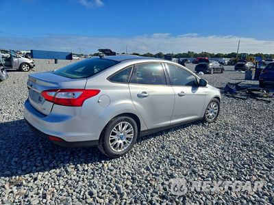 Trzecie zdjęcie samochodu z tyłu: 2012 FORD FOCUS SE VIN:1FAHP3F25CL121057 - miniatura