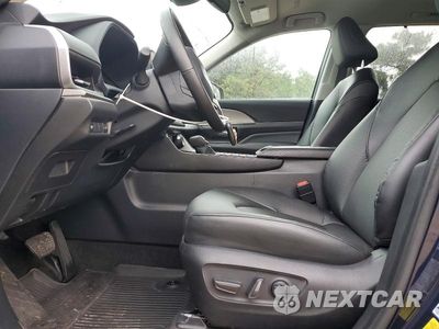 Zdjęcie 7 z 13 samochodu: 2024 TOYOTA GRAND HIGHLANDER XLE VIN:5TDAAAB58RS044306 - miniatura