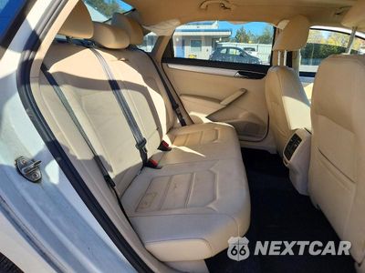 Zdjęcie 10 z 12 samochodu: 2019 VOLKSWAGEN PASSAT WOLFSBURG VIN:1VWLA7A30KC001630 - miniatura