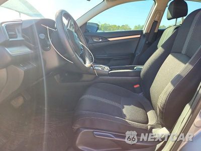 Zdjęcie 7 z 12 samochodu: 2018 HONDA CIVIC LX VIN:19XFC2F53JE006481 - miniatura