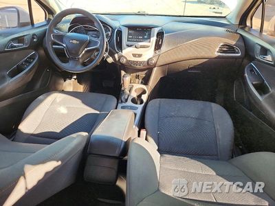 Zdjęcie 8 z 12 samochodu: 2017 CHEVROLET CRUZE LS VIN:1G1BC5SM3H7266878 - miniatura
