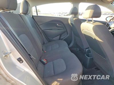 Zdjęcie 10 z 12 samochodu: 2016 KIA RIO LX VIN:KNADM4A33G6611537 - miniatura