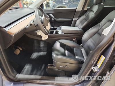 Zdjęcie 7 z 12 samochodu: 2022 TESLA MODEL Y VIN:7SAYGDEE3NF512101 - miniatura