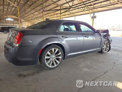 Trzecie zdjęcie samochodu z tyłu: 2019 CHRYSLER 300 TOURING VIN:2C3CCAAG6KH604998 - miniatura