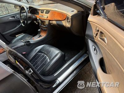 Piąte zdjęcie samochodu w środku: 2006 MERCEDES-BENZ CLS 500C VIN:WDDDJ75X16A057409 - miniatura