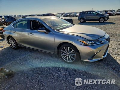 Czwarte zdjęcie samochodu z boku: 2019 LEXUS ES 300H VIN:JTHB21B19K2034751 - miniatura