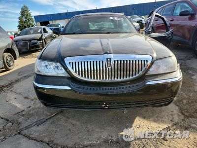 Piąte zdjęcie samochodu w środku: 2011 LINCOLN TOWN CAR SIGNATURE LIMITED VIN:2LNBL8CV1BX751064 - miniatura