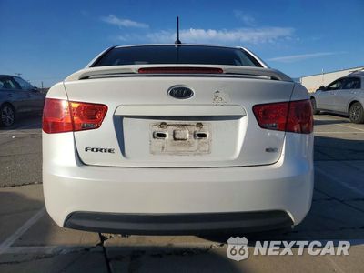 Zdjęcie 6 z 12 samochodu: 2012 KIA FORTE EX VIN:KNAFU4A20C5589092 - miniatura