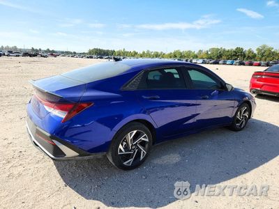 Trzecie zdjęcie samochodu z tyłu: 2025 HYUNDAI ELANTRA SEL SPORT VIN:KMHLM4DG4SU978721 - miniatura