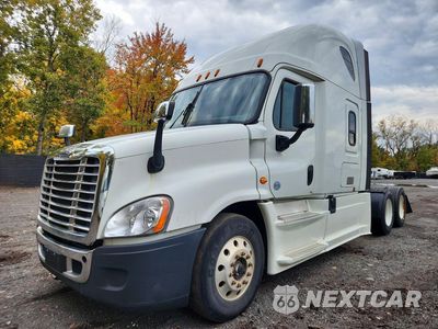 2015 FREIGHTLINER CASCADIA SEMI TRUCK 3AKJGLBG4FSGK0126 - główne zdjęcie licytacji z USA - miniatura