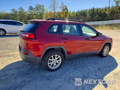 Trzecie zdjęcie samochodu z tyłu: 2016 JEEP CHEROKEE SPORT VIN:1C4PJLABXGW138097 - miniatura