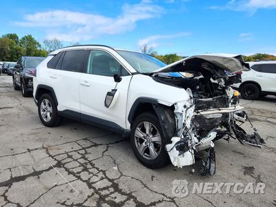 Czwarte zdjęcie samochodu z boku: 2020 TOYOTA RAV4 XLE VIN:2T3P1RFV7LW129758 - miniatura
