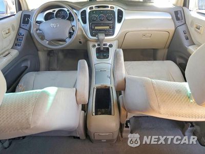 Zdjęcie 8 z 13 samochodu: 2006 TOYOTA HIGHLANDER BASE VIN:JTEDP21A760100424 - miniatura