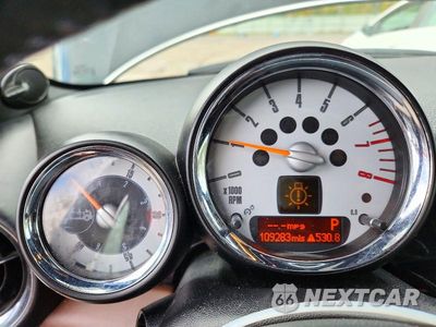 Zdjęcie 9 z 12 samochodu: 2010 MINI COOPER VIN:WMWMR3C58ATU97408 - miniatura
