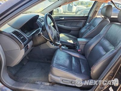 Zdjęcie 7 z 12 samochodu: 2004 HONDA ACCORD EX VIN:1HGCM66504A073121 - miniatura