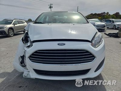 Piąte zdjęcie samochodu w środku: 2018 FORD FIESTA SE VIN:3FADP4BJ8JM118408 - miniatura