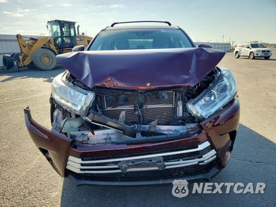 Piąte zdjęcie samochodu w środku: 2019 TOYOTA HIGHLANDER HYBRID XLE VIN:5TDJGRFH9KS072235 - miniatura