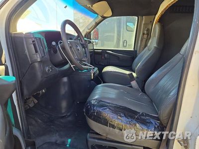 Zdjęcie 7 z 12 samochodu: 2008 GMC SAVANA BOX TRUCK VIN:1GDJG31C681909453 - miniatura