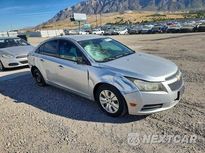 Czwarte zdjęcie samochodu z boku: 2014 CHEVROLET CRUZE LS VIN:1G1PA5SH2E7469951 - miniatura