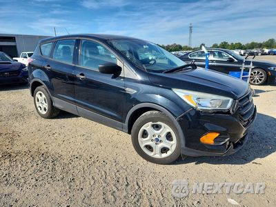 Czwarte zdjęcie samochodu z boku: 2017 FORD ESCAPE S VIN:1FMCU0F79HUA89458 - miniatura