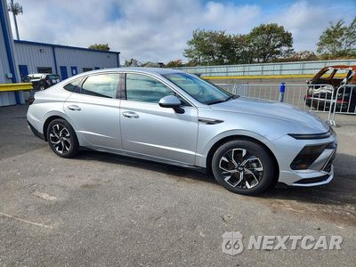 Czwarte zdjęcie samochodu z boku: 2025 HYUNDAI SONATA SEL VIN:KMHL64JA2SA436917 - miniatura