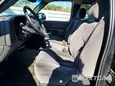 Zdjęcie 7 z 12 samochodu: 2005 GMC NEW SIERRA C1500 VIN:2GTEC19VX51100474 - miniatura