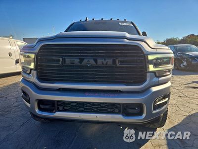 Piąte zdjęcie samochodu w środku: 2019 RAM 2500 LARAMIE VIN:3C6UR5NL4KG703887 - miniatura