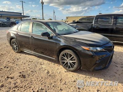 Czwarte zdjęcie samochodu z boku: 2022 TOYOTA CAMRY SE VIN:4T1G11AK7NU621605 - miniatura