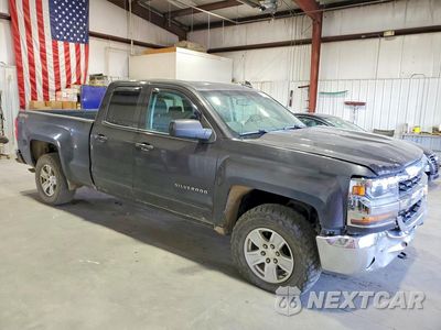 Czwarte zdjęcie samochodu z boku: 2016 CHEVROLET SILVERADO K1500 LT VIN:1GCVKREC8GZ311589 - miniatura