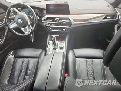 Zdjęcie 8 z 12 samochodu: 2019 BMW M550XI VIN:WBAJB9C56KB288959 - miniatura