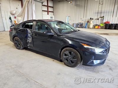 Czwarte zdjęcie samochodu z boku: 2023 HYUNDAI ELANTRA SEL VIN:5NPLM4AG2PH110131 - miniatura
